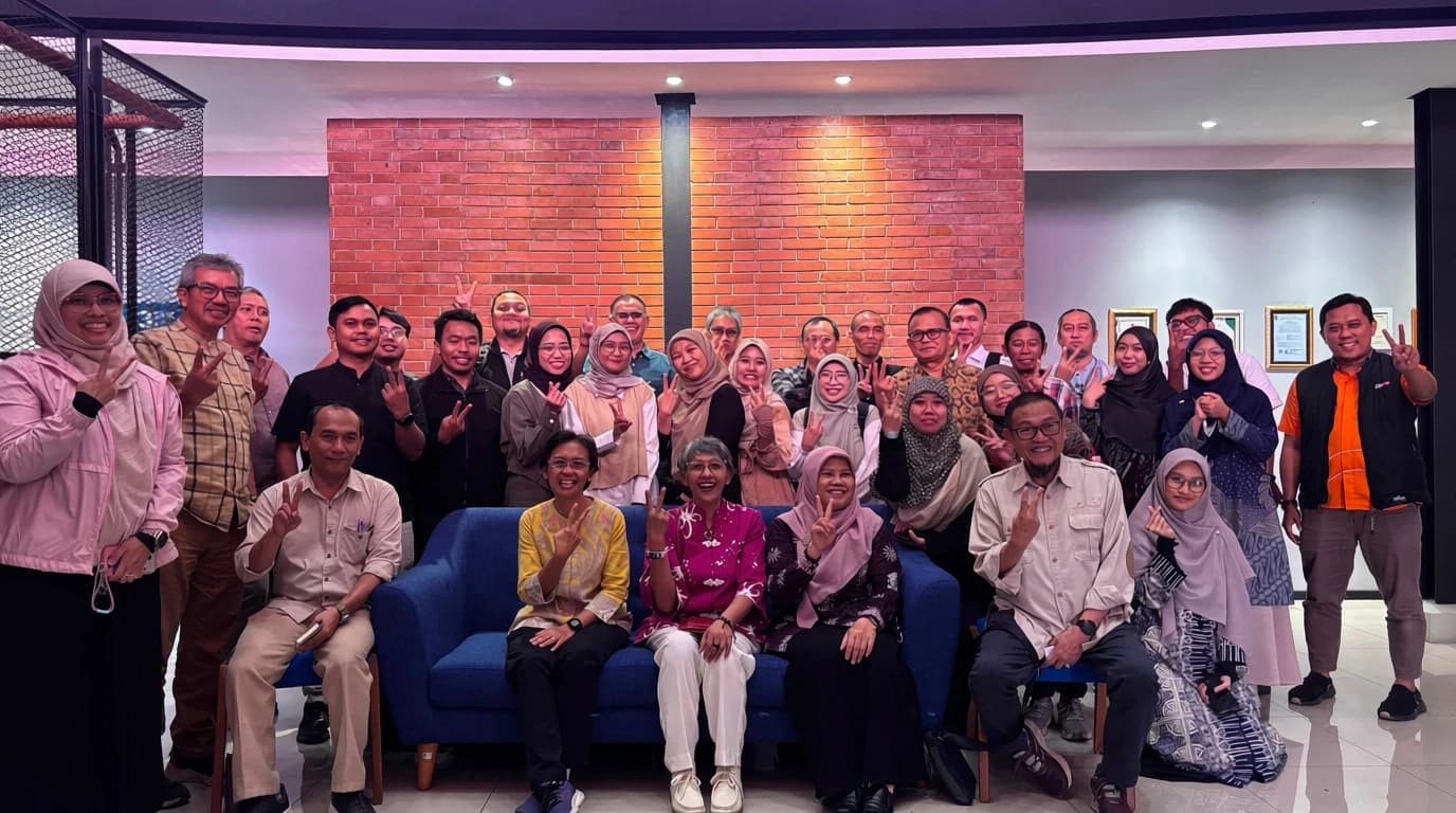 A community workshop discussing changes that matter